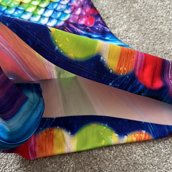 Fin Fun two piece mermaid swim suit 5T. Girls rainbow reef color. - Picture 5 of 5